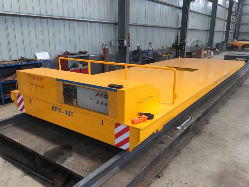 Battery-Powered Transfer Cars (Chiếc xe chuyển tiếp bằng pin)