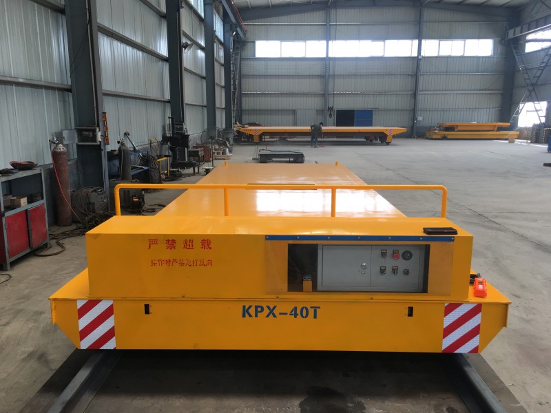 Battery-Powered Transfer Cars (Chiếc xe chuyển tiếp bằng pin)