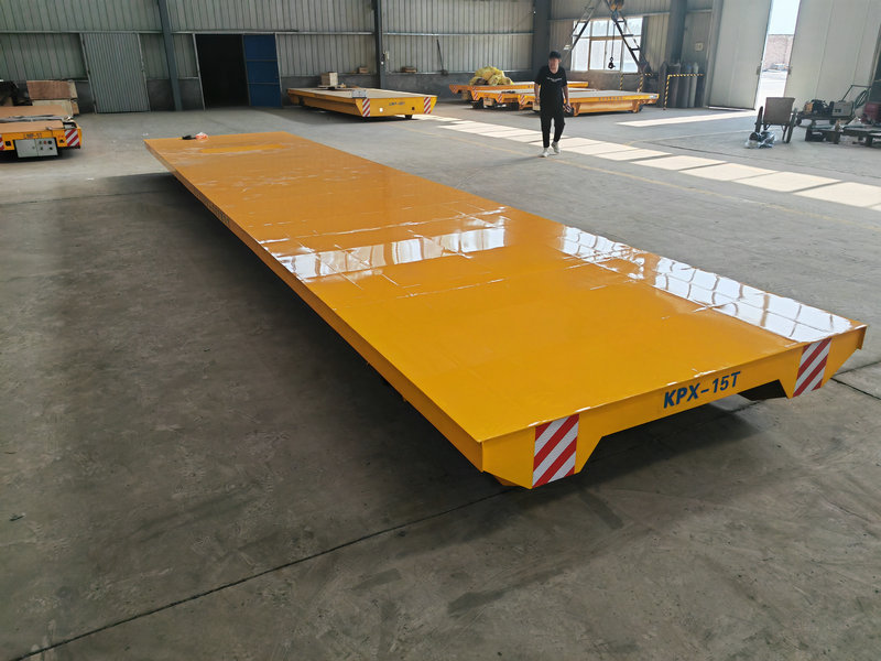 Xe tải vận chuyển vật liệu đường sắt