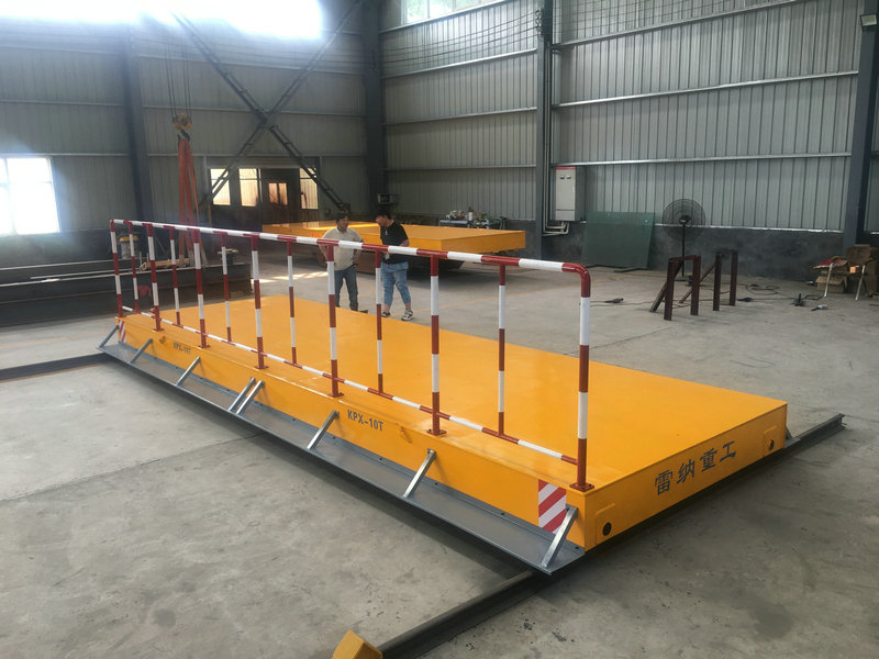 Xe tải vận chuyển thiết bị xe tải