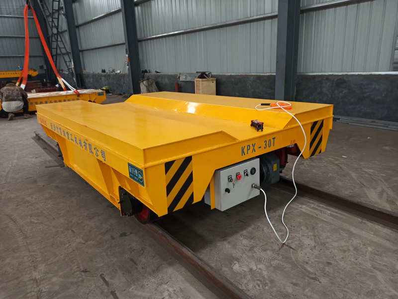 Xe tải vận chuyển đường sắt 30T chạy bằng pin cho xử lý chết và khuôn